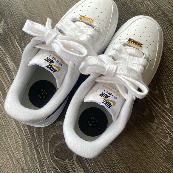 Nike Air Force 1 Anniversary Edition - Picture 5 of 6